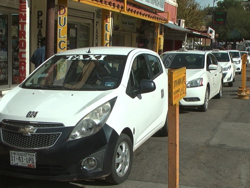Taxistas hacen denuncia publica contra Dirección Transporte...