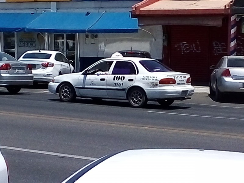 Taxistas no siguen protocolos de sanidad