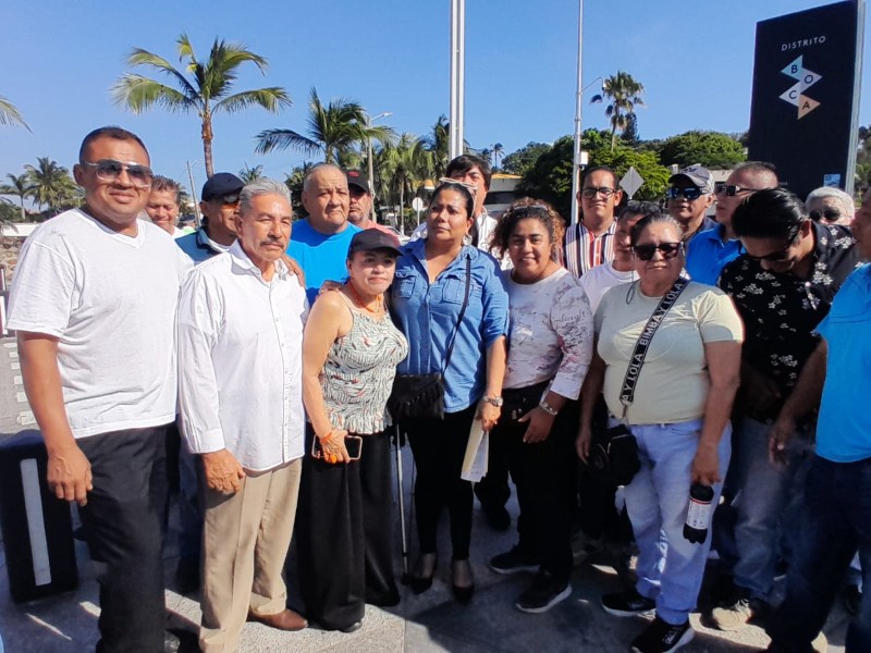 Taxistas piden operativos contra Uber, InDriver y Didi en Veracruz, amenazan bloqueos Taxistas piden operativos contra Uber, InDriver y Didi en Veracruz, amenazan bloqueos