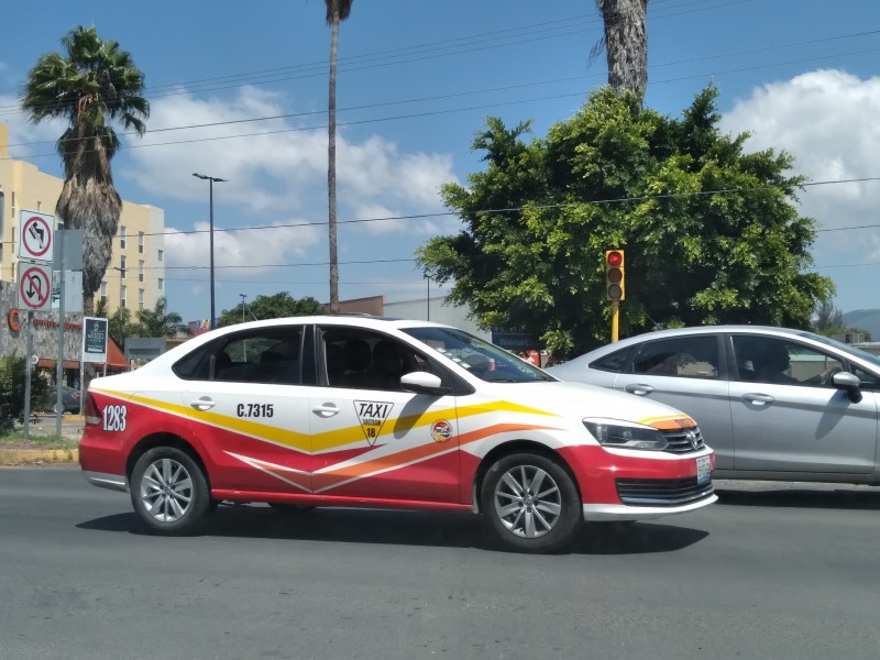 Taxistas piden piso parejo, ante competencia de Uber y Pronto