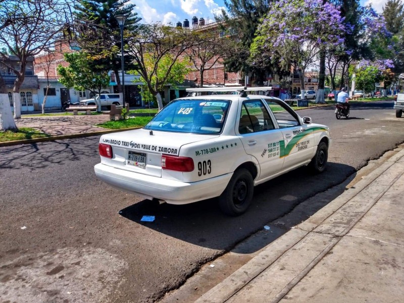 Taxistas registran baja en servicios hasta en un 70%