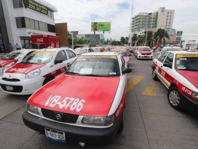 Taxistas se manifestarán contra Uber en Veracruz