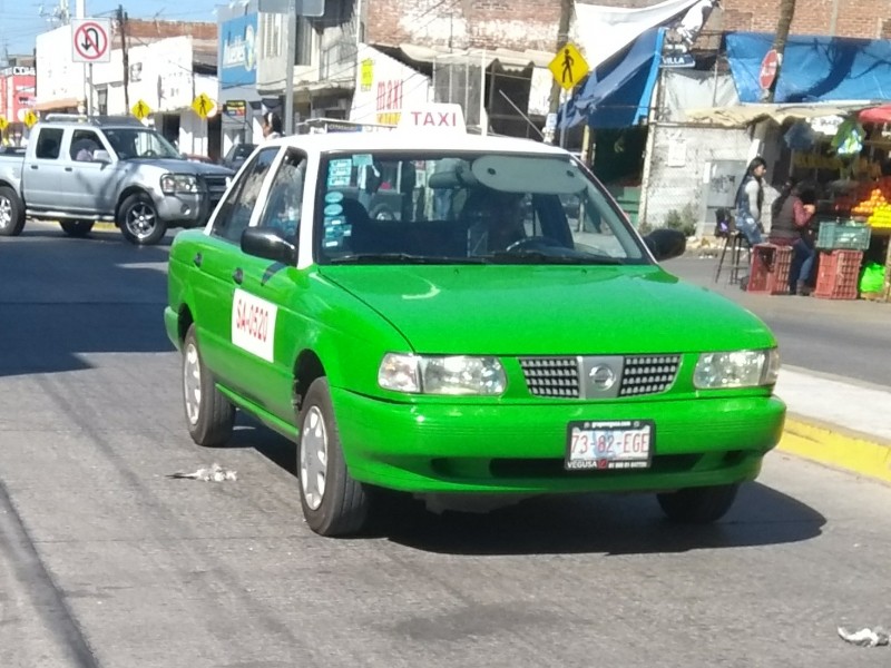 Taxistas solicitarán prioridad para suministro de gasolina