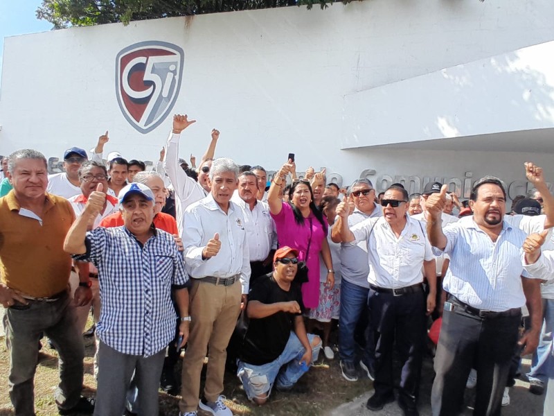 Taxistas veracruzanos exigen aplicación de ley contra servicios de plataformas digitales