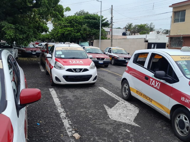 Taxistas veracruzanos no quieren que gobierno permita entrada de Uber y Didi