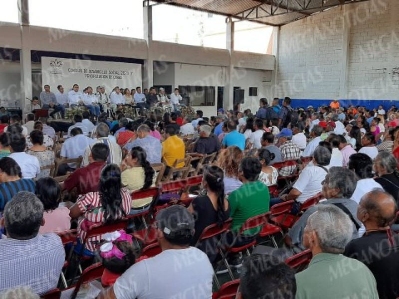 Tehuantepec recibe 62 MDP para obras, presupuesto menor a 2019