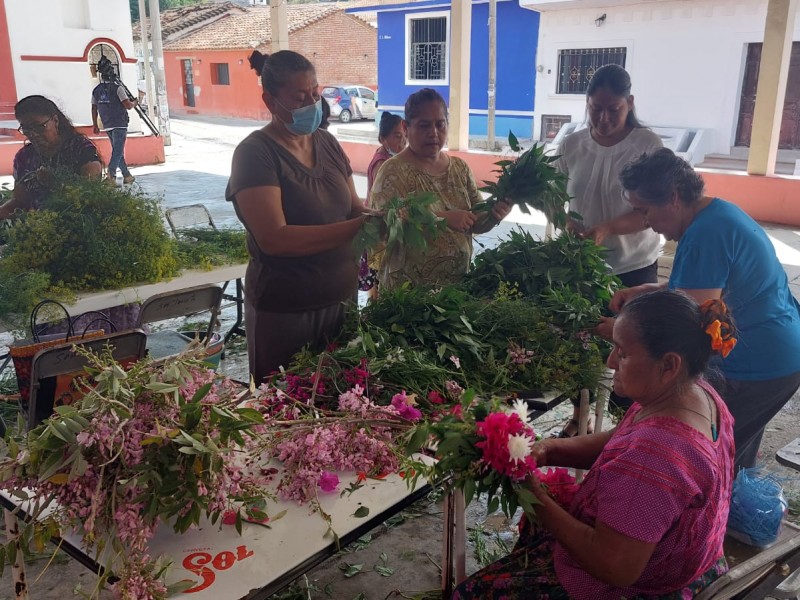 Tehuantepec vive sus tradiciones a través de la ayuda mutua