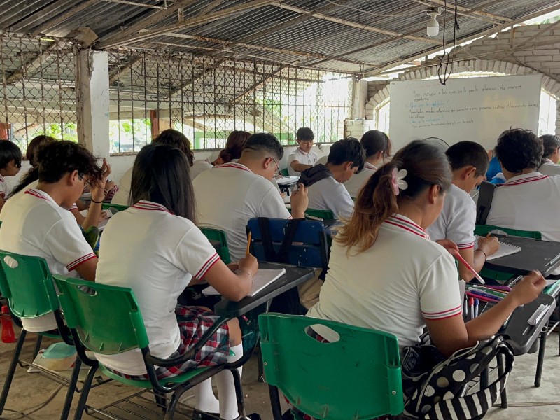 Telebachillerato sigue sin aulas propias en regreso a clases