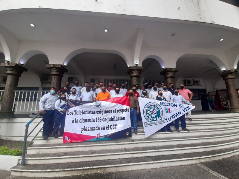 Telefonistas de Tuxpan exigen respeto a cláusula 149