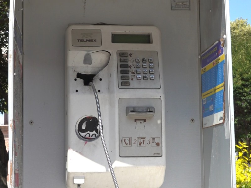 Teléfonos públicos en Durango: reliquias urbanas en total abandono