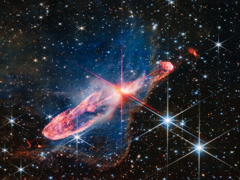 Telescopio James Webb capta la formación activa de dos estrellas