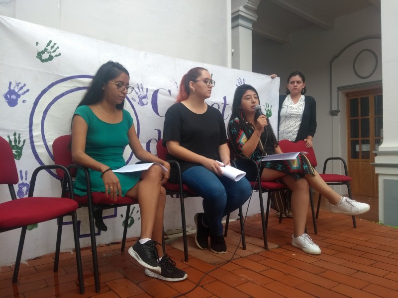 Temen represalias por parte de docente cesado