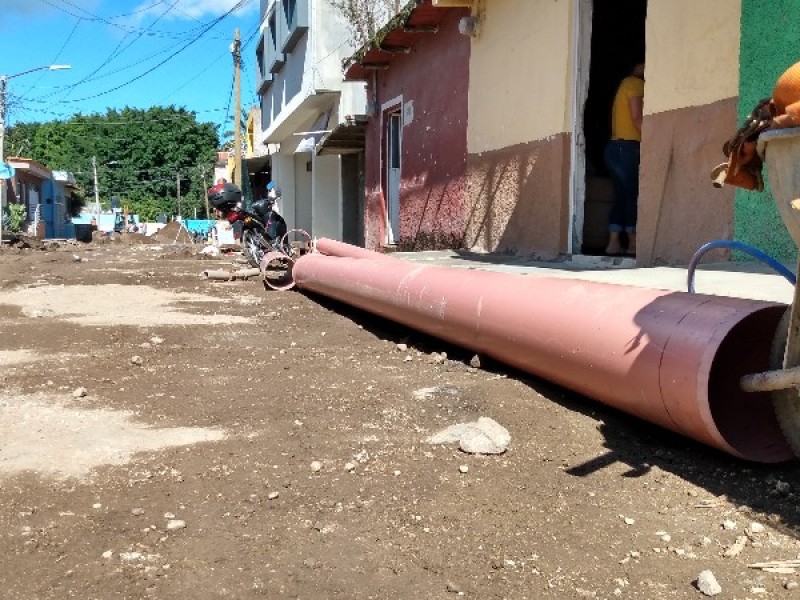 Temen vecinos inundaciones por obra en Colonia Peñita