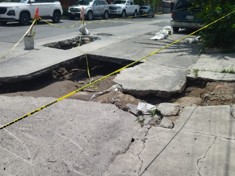 Socavón genera preocupación en vecinos de la Colonia Independencia