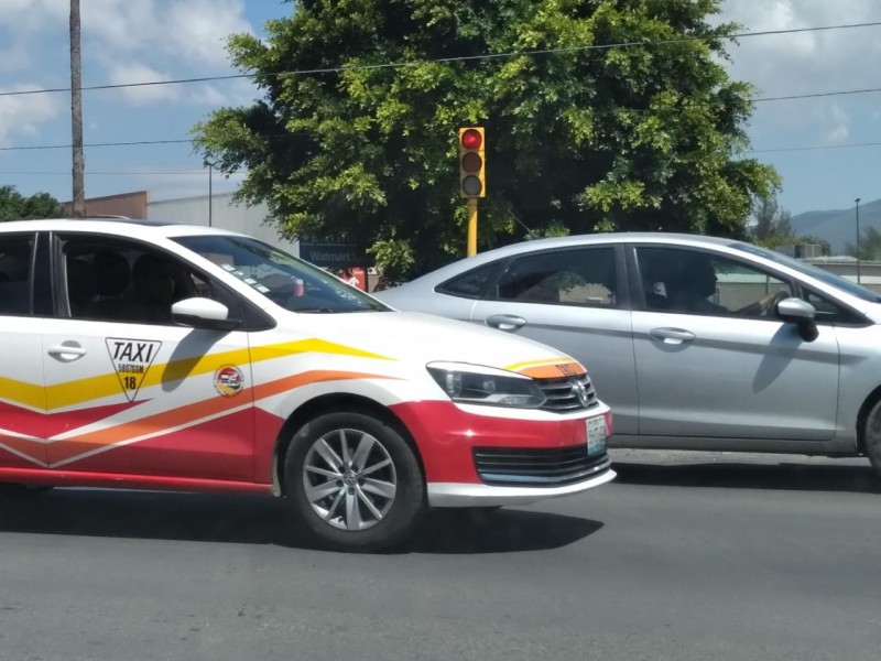 Temporada vacacional fue baja para taxistas, esperan recuperación por regreso clases