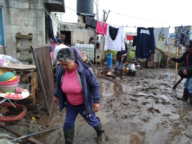 Tenango y Calimaya envueltos en lodo por Río Sanabria