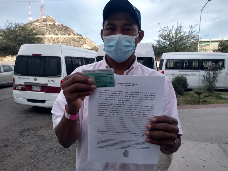 Teodoro Hernández deja Honduras para integrarse a caravana migrante