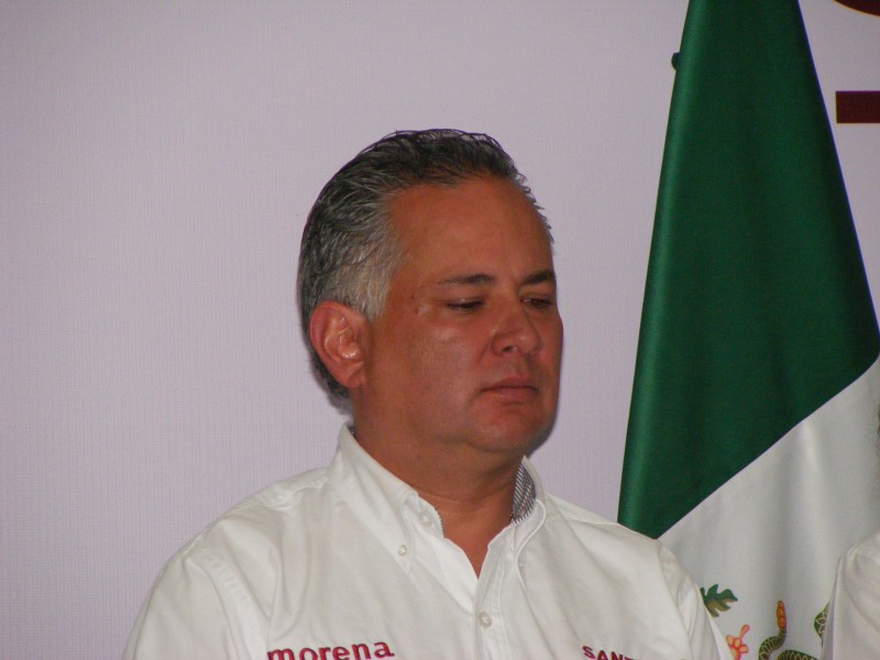 TEPJF ordena baja de candidatura de Santiago Nieto al Senado