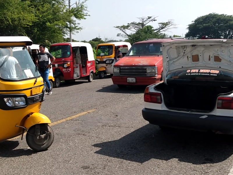 Tercer día de protesta de transportistas en Juchitán