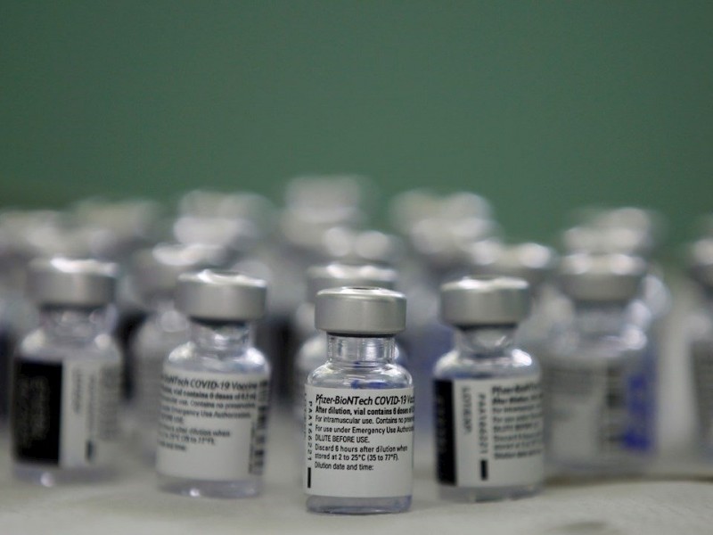 Tercera dosis de vacuna Pfizer tiene 95.6% de eficacia