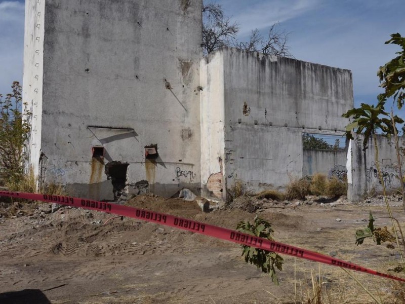 Termina búsqueda en fosa con 16 cuerpos exhumados