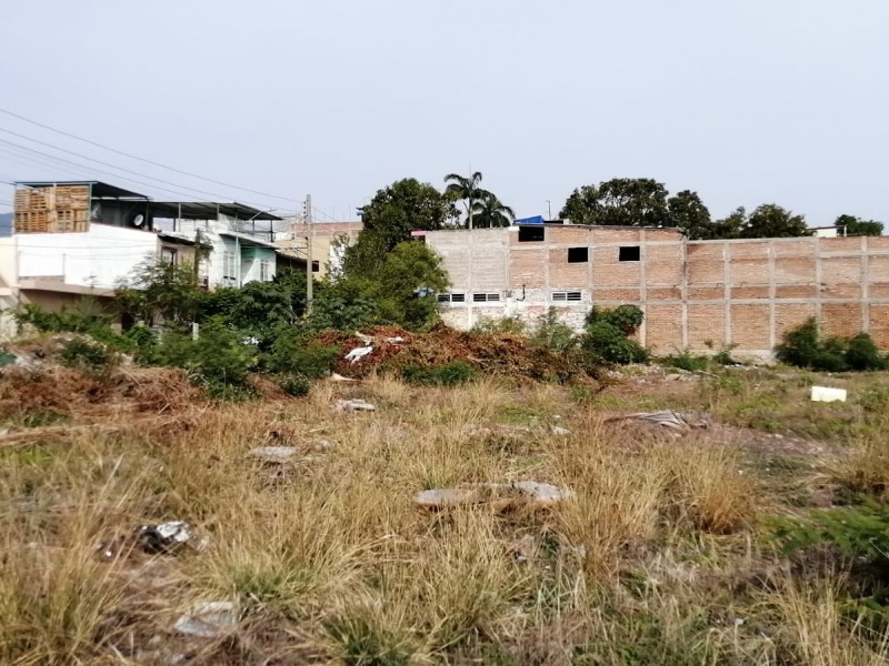 Terreno en zona centro de Tuxtla es utilizado como basurero