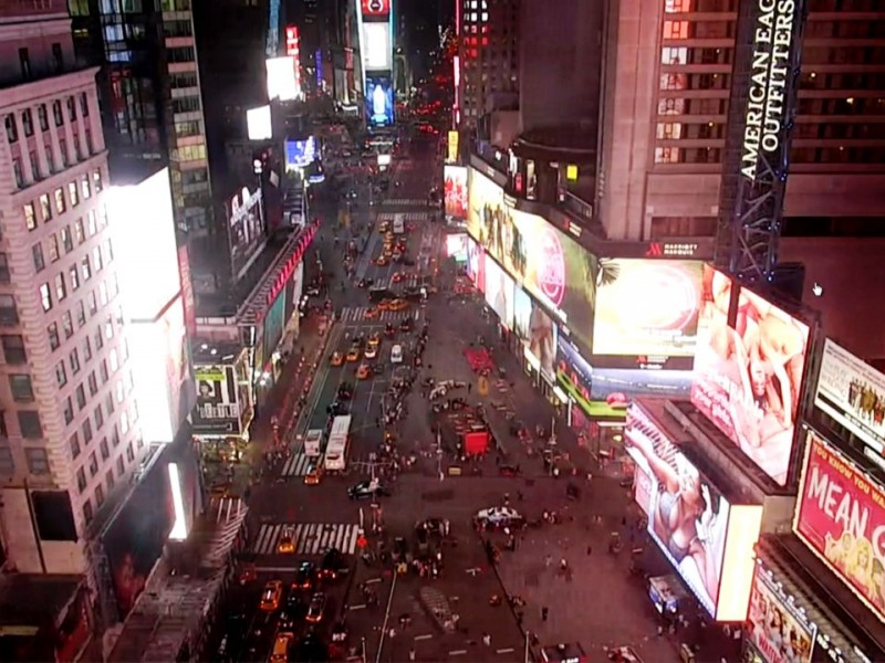 ¡Terror en NY! Explotan tres alcantarillas en Times Square
