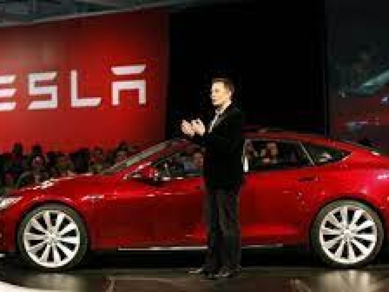 Tesla despide a 200 empleados en California