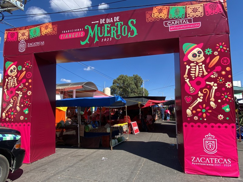 Tianguis de Día de Muertos no cumplio expectativas de comeciantes