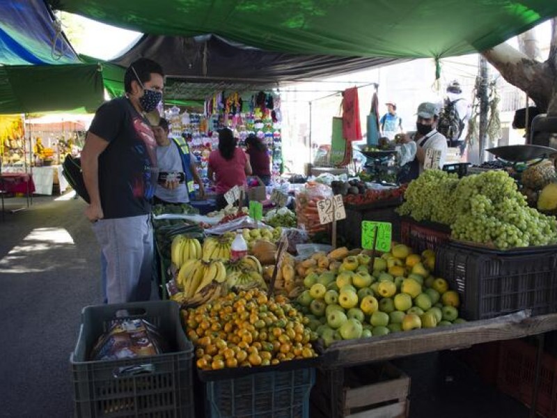 Tianguis en general tienen que cerrar a las 5pm