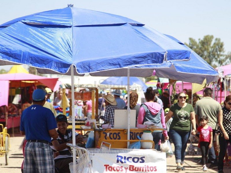 Tianguis se siguen instalando en la ciudad