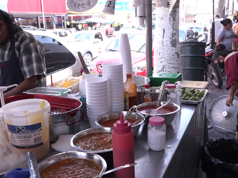 Tianguistas y vendedores de comida la mayoría de ambulantes