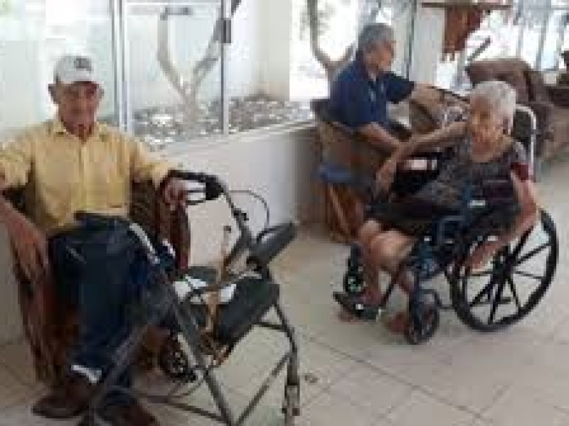 Tiemblan asilos de ancianos por baja en donaciones