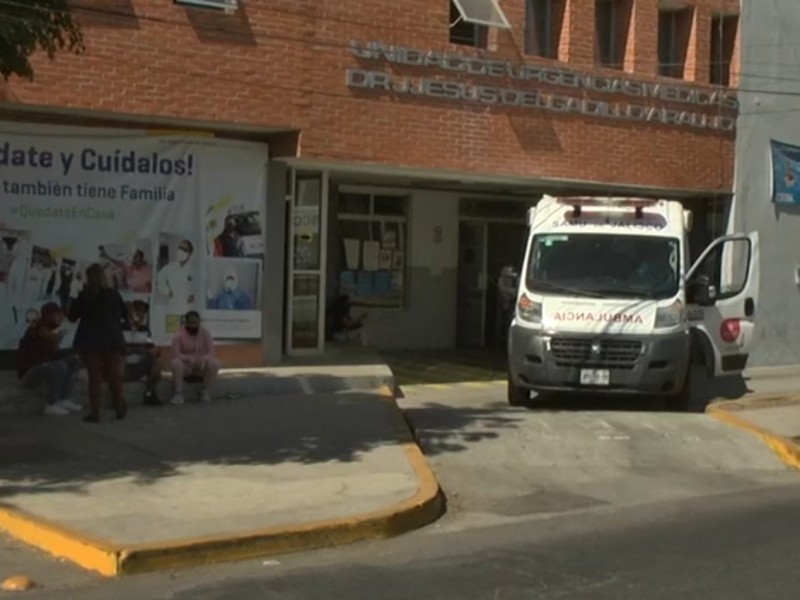 Tiene paciente intubado en la Araujo, reclama falta de ventiladores