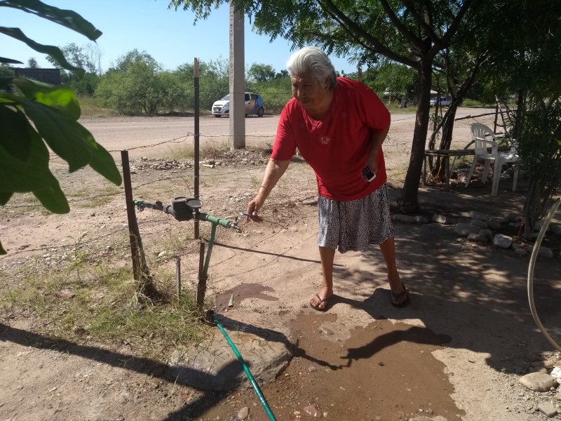 Tienen agua potable en El Pueblito