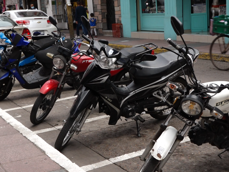 Tienen cajones de estacionamiento pero muchos no los usan