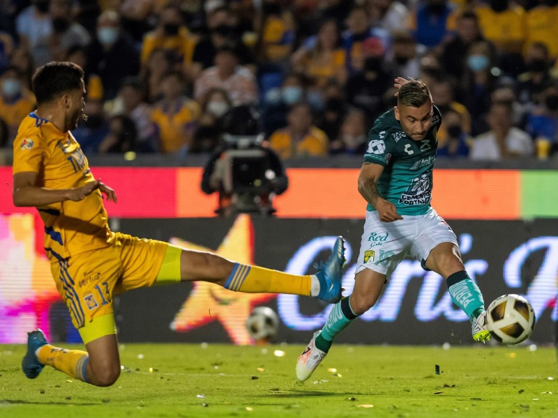 Tigres arrebata el triunfo al Club León