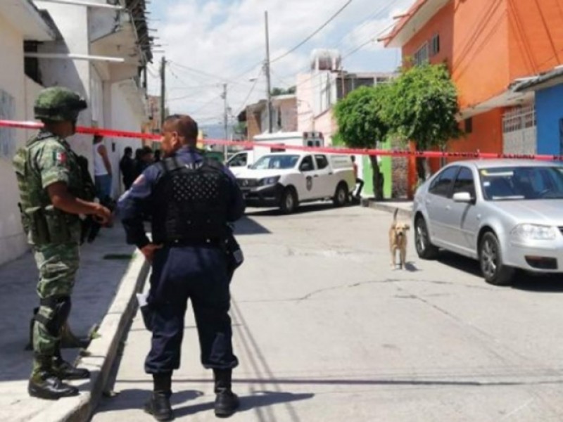 Tíos matan a niño, lo queman y refrigeran