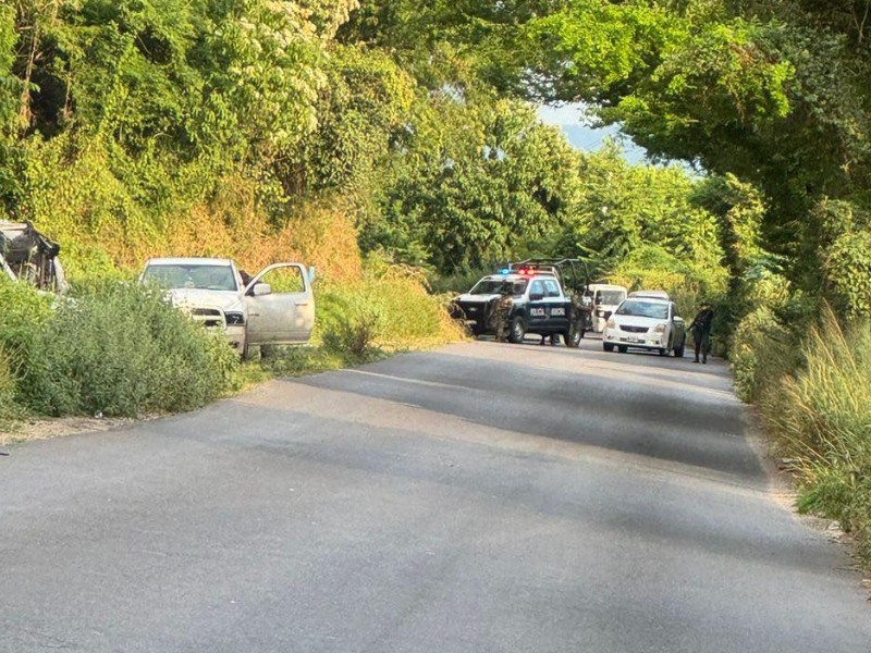 Tiran un ejecutado envuelto en sábana en colonia Las Torres, Manzanillo Tiran un ejecutado envuelto en sábana en colonia Las Torres, Manzanillo