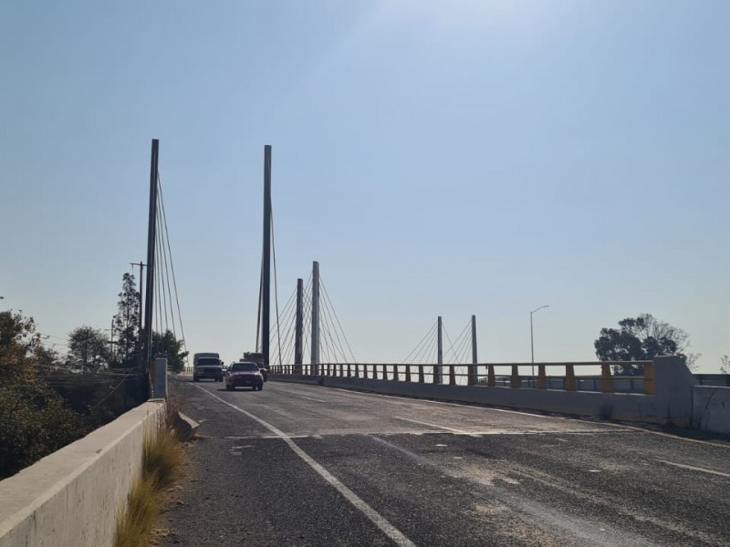 Tirantes de puente en periférico no brinda soporte