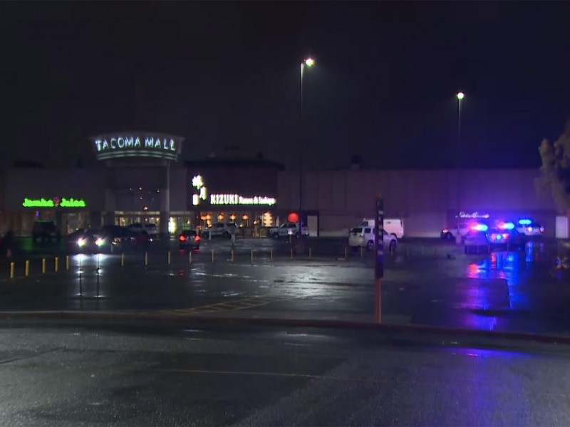 Tiroteo en centro comercial de Washington deja un herido