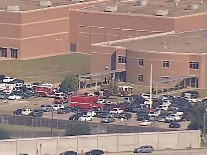 Tiroteo en secundaria de Arlington, Texas, deja cuatro muertos