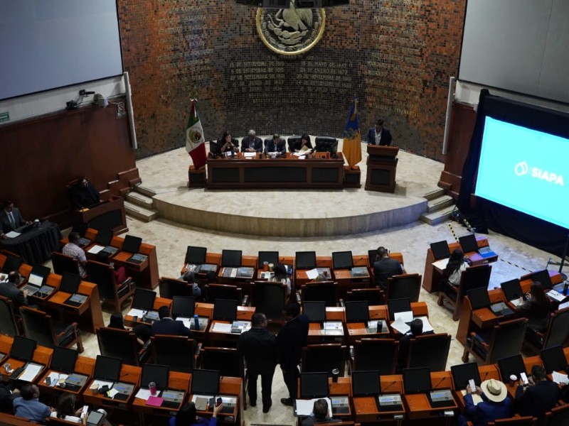 Titular del SIAPA evade explicar contratación de Eli Castro, durante la glosa