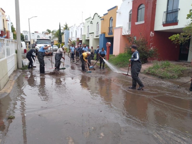 Tlaquepaque vivió encharcamientos e inundaciones por lluvia matutina