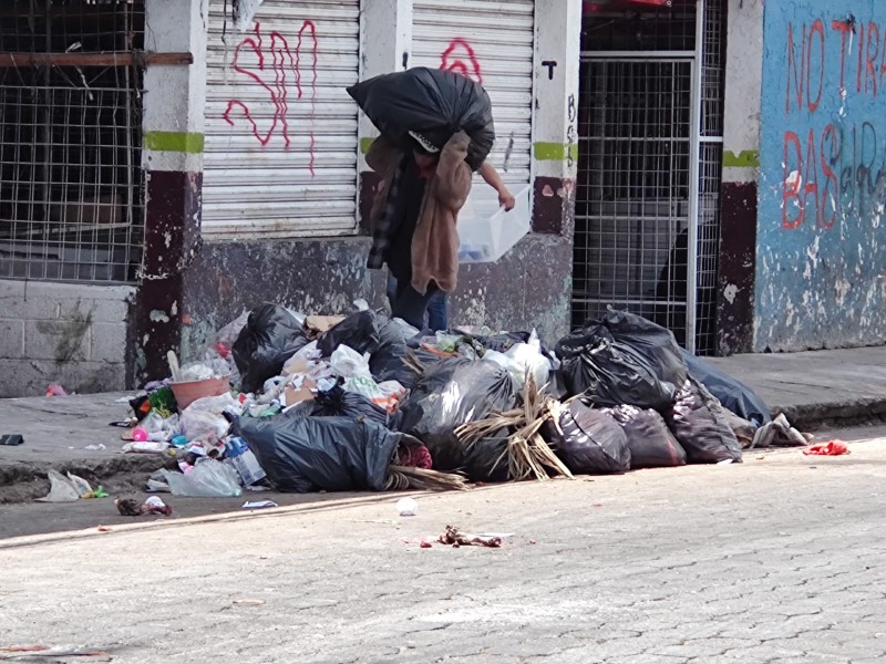 Toallas sanitarias y jeringas usadas, realidad a la que se enfrentan recicladores