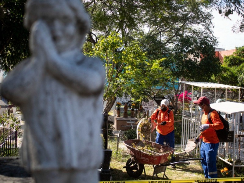 Todo listo para que familias visiten panteones municipales