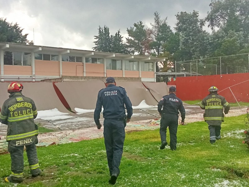 Toluca atiende daños por lluvias y mantiene vigilancia