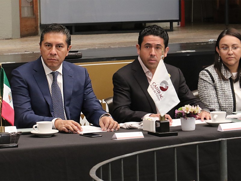 Toluca coadyuva en trámites para unidades económicas