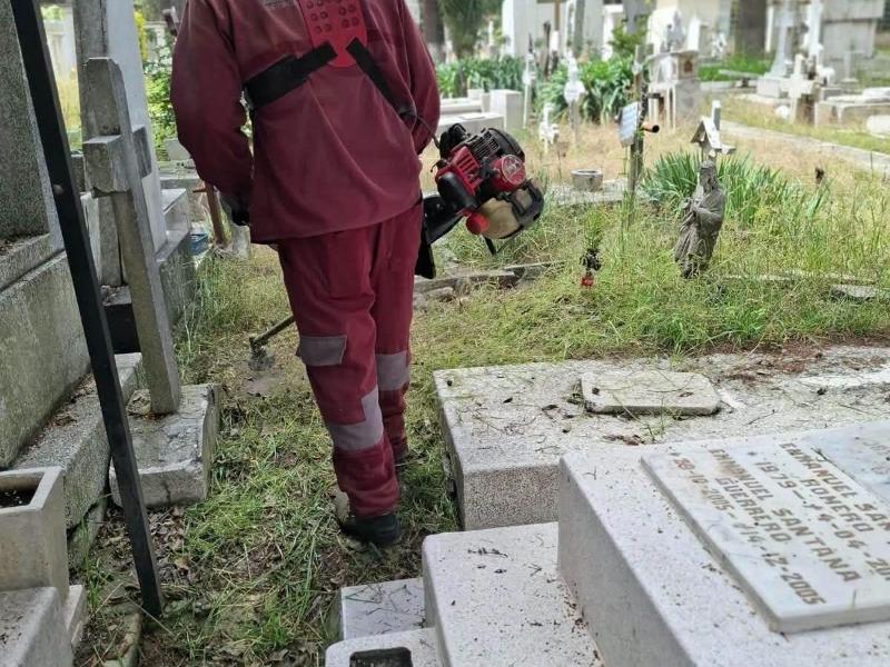Toluca prepara sus panteones para el Día de Muertos