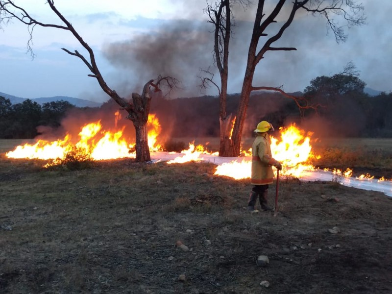 Toma clandestina de hidrocarburo provoca incendio